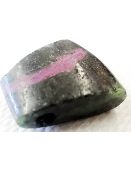 Fucshite aux rubis en pendentif