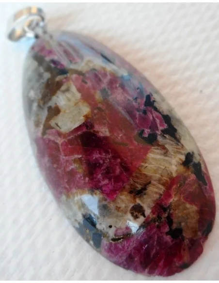 Eudialite pendentif Qualité AA