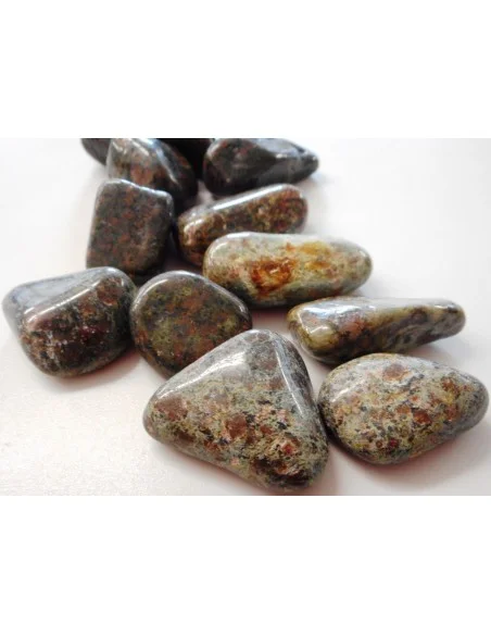 Eklogite pierre polis