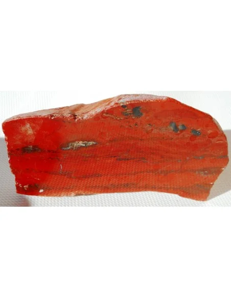 Jaspe rouge moitié polis