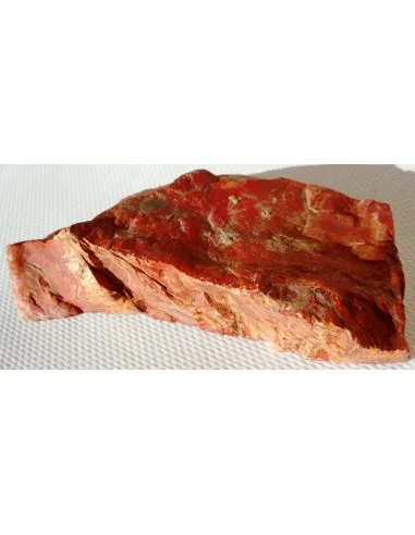 Jaspe rouge moitié polis