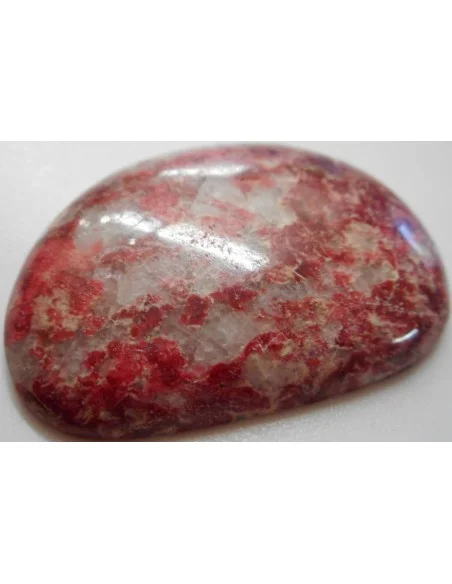 Thulite  rose rouge cabochon