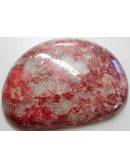 Thulite  rose rouge cabochon