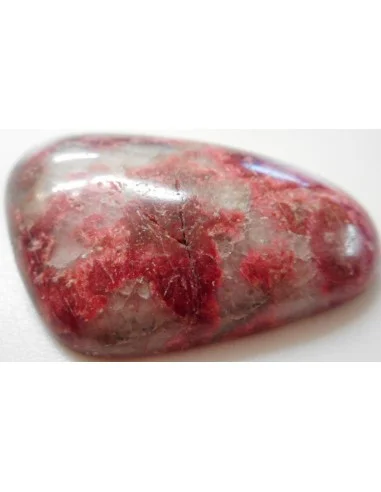 Thulite  rose rouge cabochon