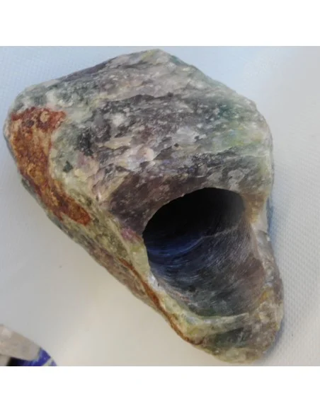 Grand cone de fluorite violette Grand cone de fluorite violette