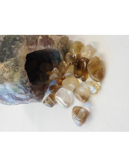 Grand cone de fluorite violette Grand cone de fluorite violette