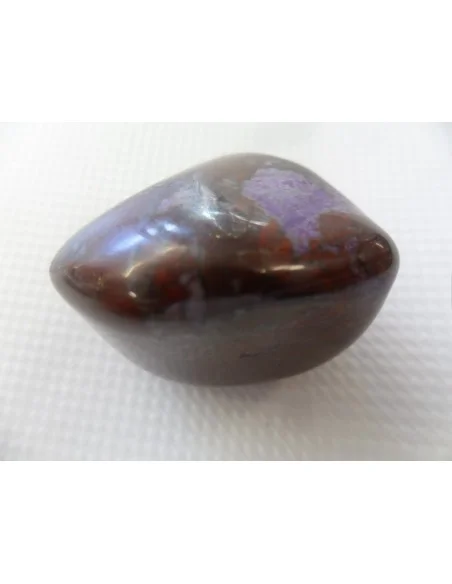 Bustamite avec sugilite polis