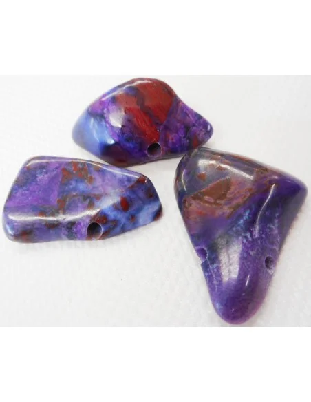 Luvulite avec richeterite en pendentif