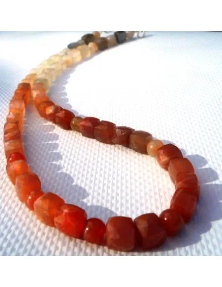 Pierre de Lune collier cubes facettés