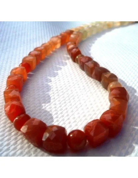 Pierre de Lune collier cubes facettés