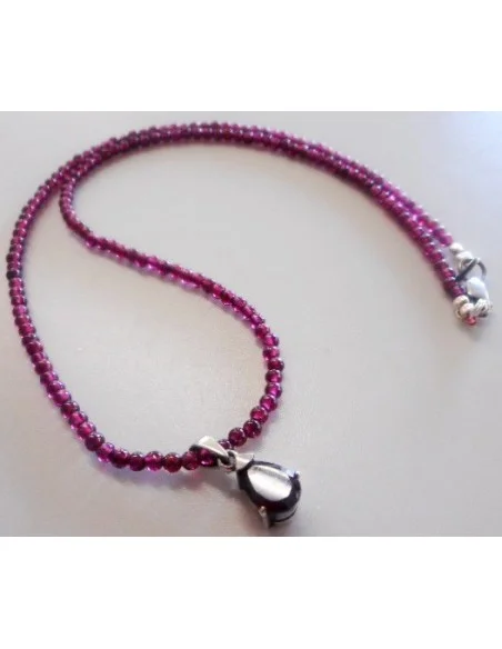 Grenat collier avec pendentif argent Grenat collier avec pendentif argent