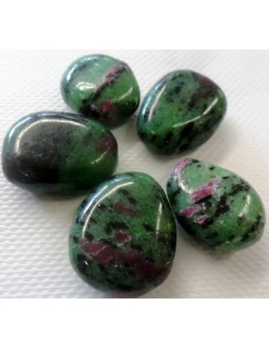 Zoisite aux rubis en pendentif