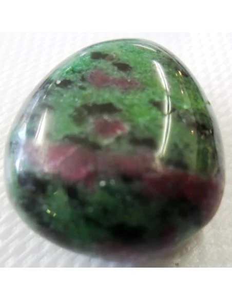 Zoisite aux rubis en pendentif