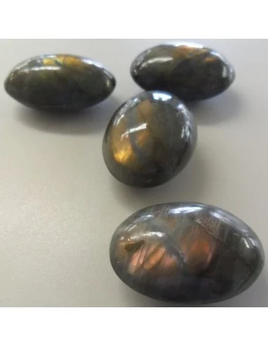 Labradorite  rose galet polis