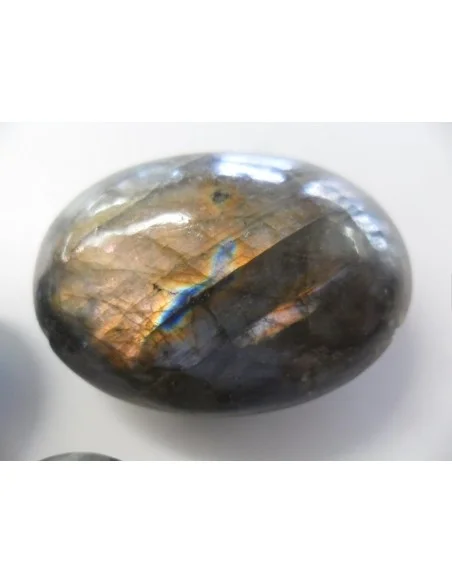Labradorite  rose galet polis