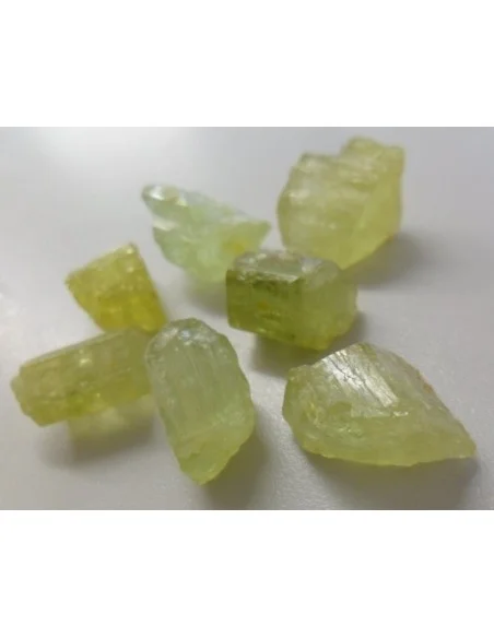 Apatite jaune brute gemme