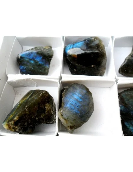 Labradorite moité polis 13 à 34g Labradorite moité polis 13 à 34g