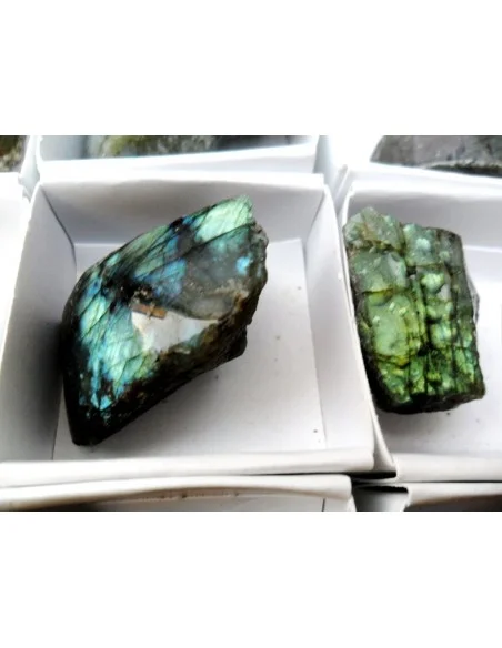 Labradorite moité polis 13 à 34g Labradorite moité polis 13 à 34g