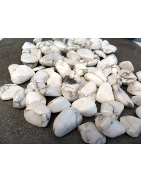 Howlite polis