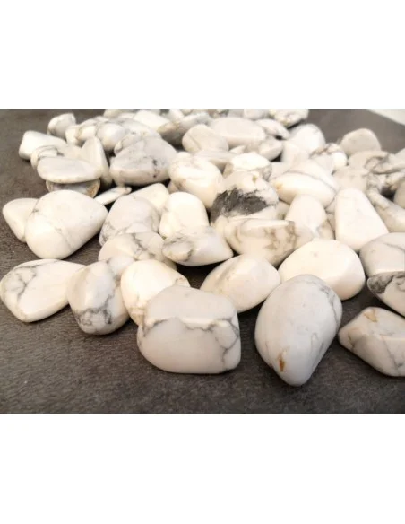 Howlite polis