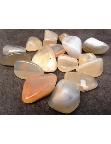 Pierre de lune nacré polis