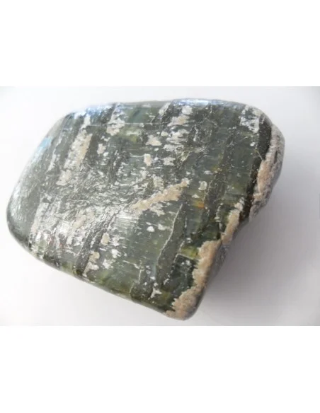 Galet Serpentine oeil d'argent 55mm Galet Serpentine oeil d'argent 55mm