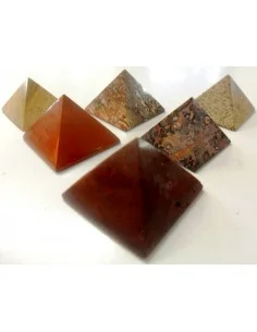 Pyramide en pierre