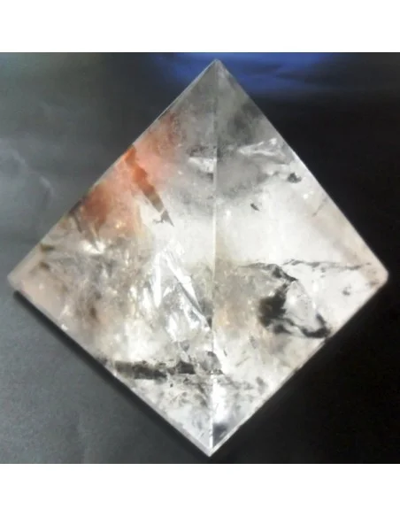 Pyramide en cristal de roche