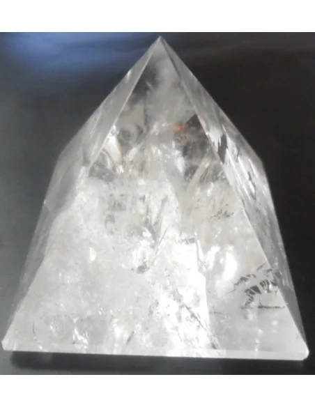 Pyramide en cristal de roche