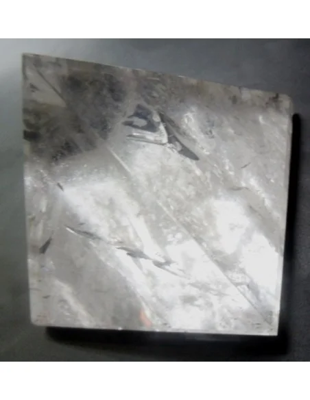Pyramide en cristal de roche