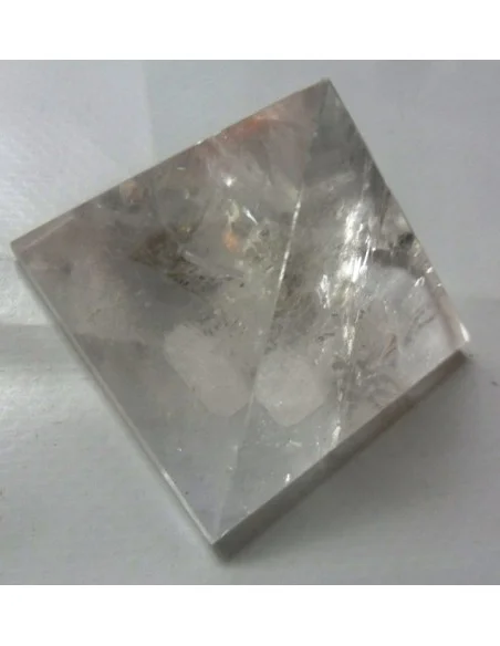 Pyramide en cristal de roche
