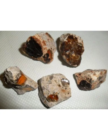 Opale de feu brut sur gangue