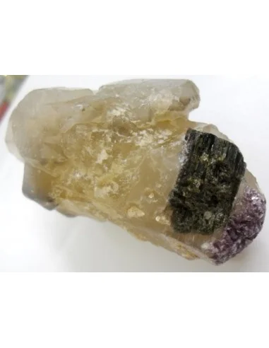 Quartz sceptre aux tourmalines