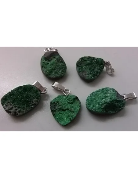 Uvarowite grenat verte cristalise