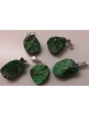 Uvarowite grenat verte cristalise