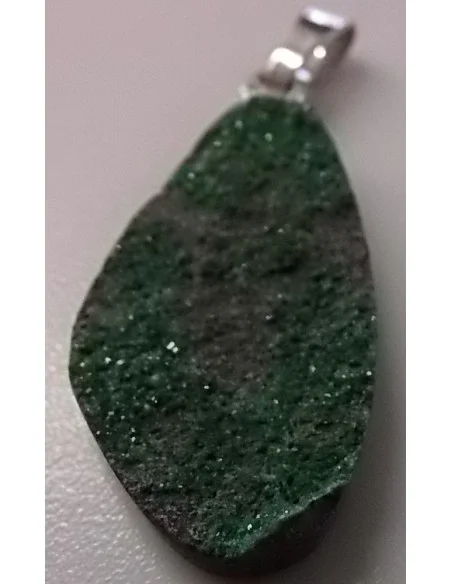Uvarowite cristaux pendentif Uvarowite cristaux pendentif