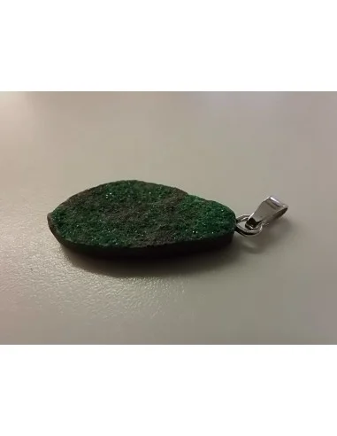 Uvarowite cristaux pendentif