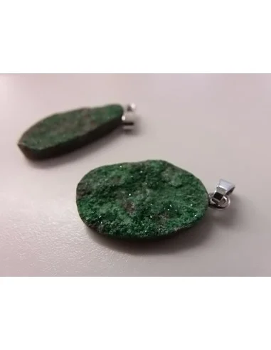 Uvarowite cristaux pendentif