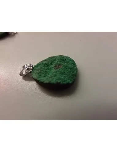 Uvarowite cristaux pendentif