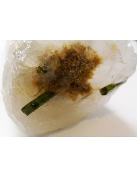 Tourmaline verte sur gangue