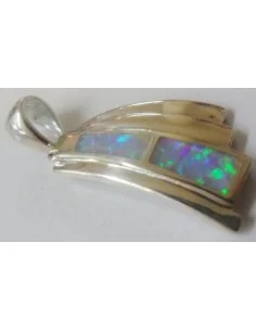 Opale noble bleue en pendentif 2