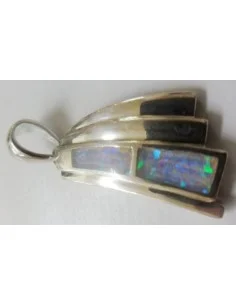 Opale noble bleue en pendentif