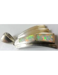 Opale noble blanc en pendentif 2