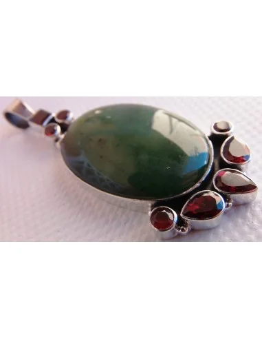 Pendentif  Jade et grenat montes en argent