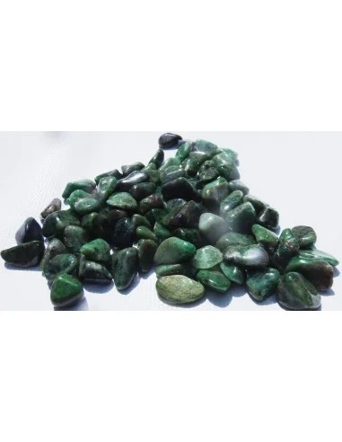 Grenat Uvarovite, grenat verte polis