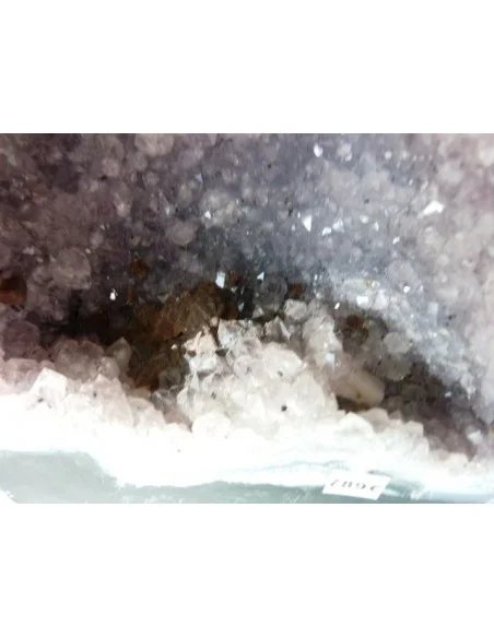 Améthyste, quartz rutiles  Géode chapelle