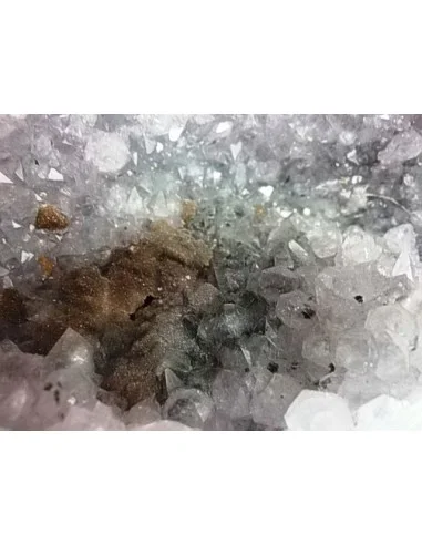 Améthyste, quartz rutiles  Géode chapelle