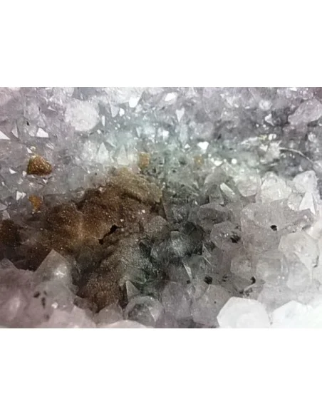 Améthyste, quartz rutiles  Géode chapelle