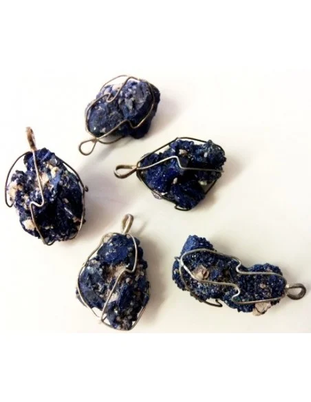 Azurite cristallisee en pendentif Azurite cristallisee en pendentif