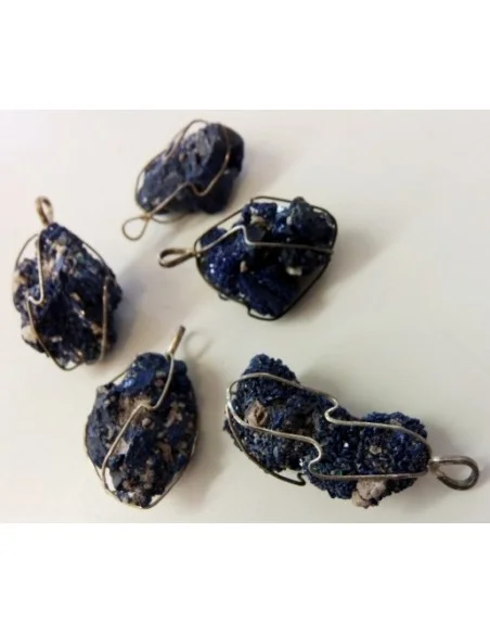 Azurite cristallisee en pendentif Azurite cristallisee en pendentif